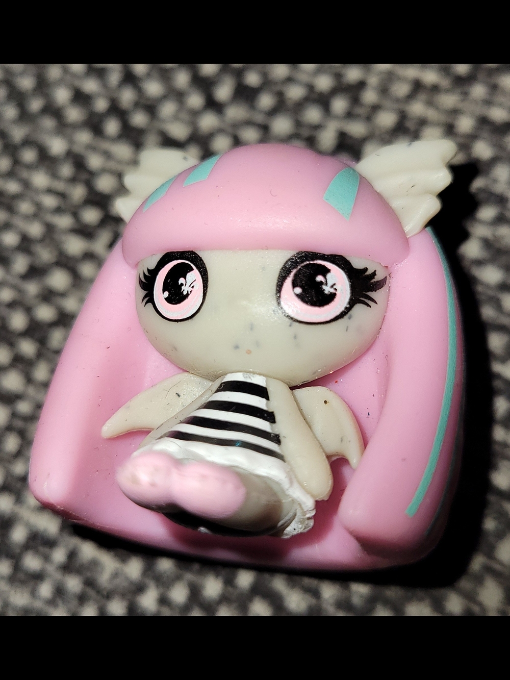 Monster High Mini G1 Rochelle Goyle EUC